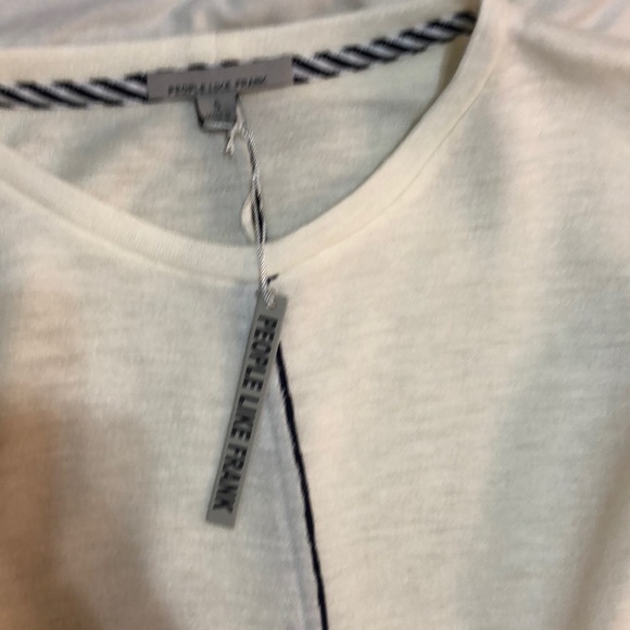 Cream layered look lightweight sweater - Picture 3 of 6